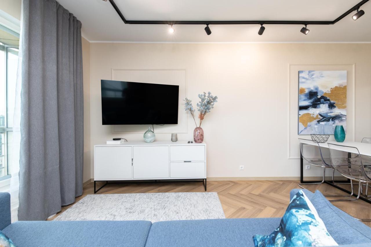 New Chic 2-Bed At Viru By Centralapartments Талин Екстериор снимка